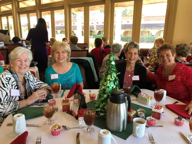 christmas2017lunch2.jpg